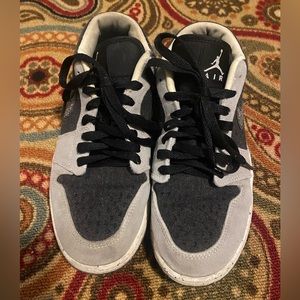 Air Jordan 1 low se size 7.5